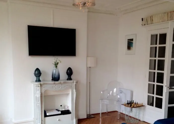 Appartement Typiquement Parisien