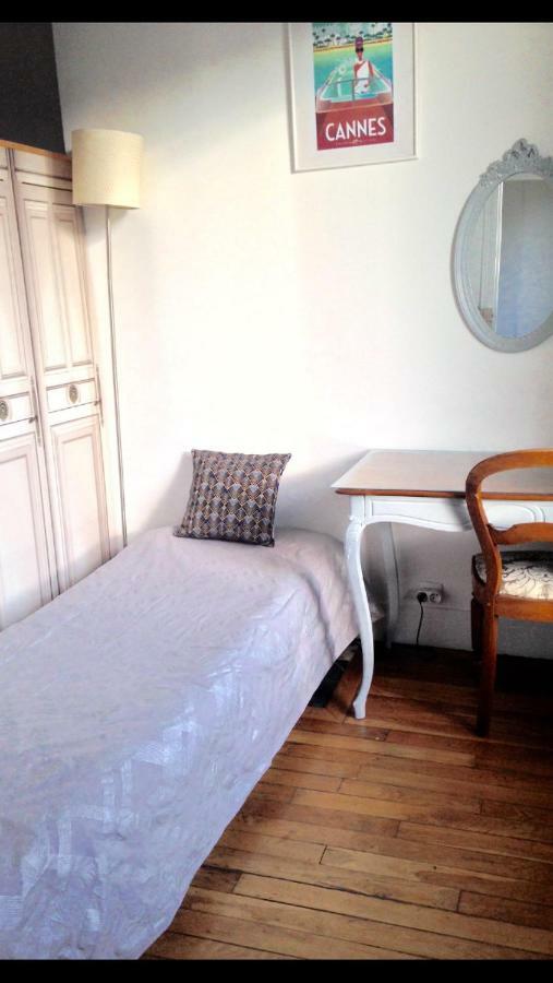 Apartment Typiquement Parisien Paris